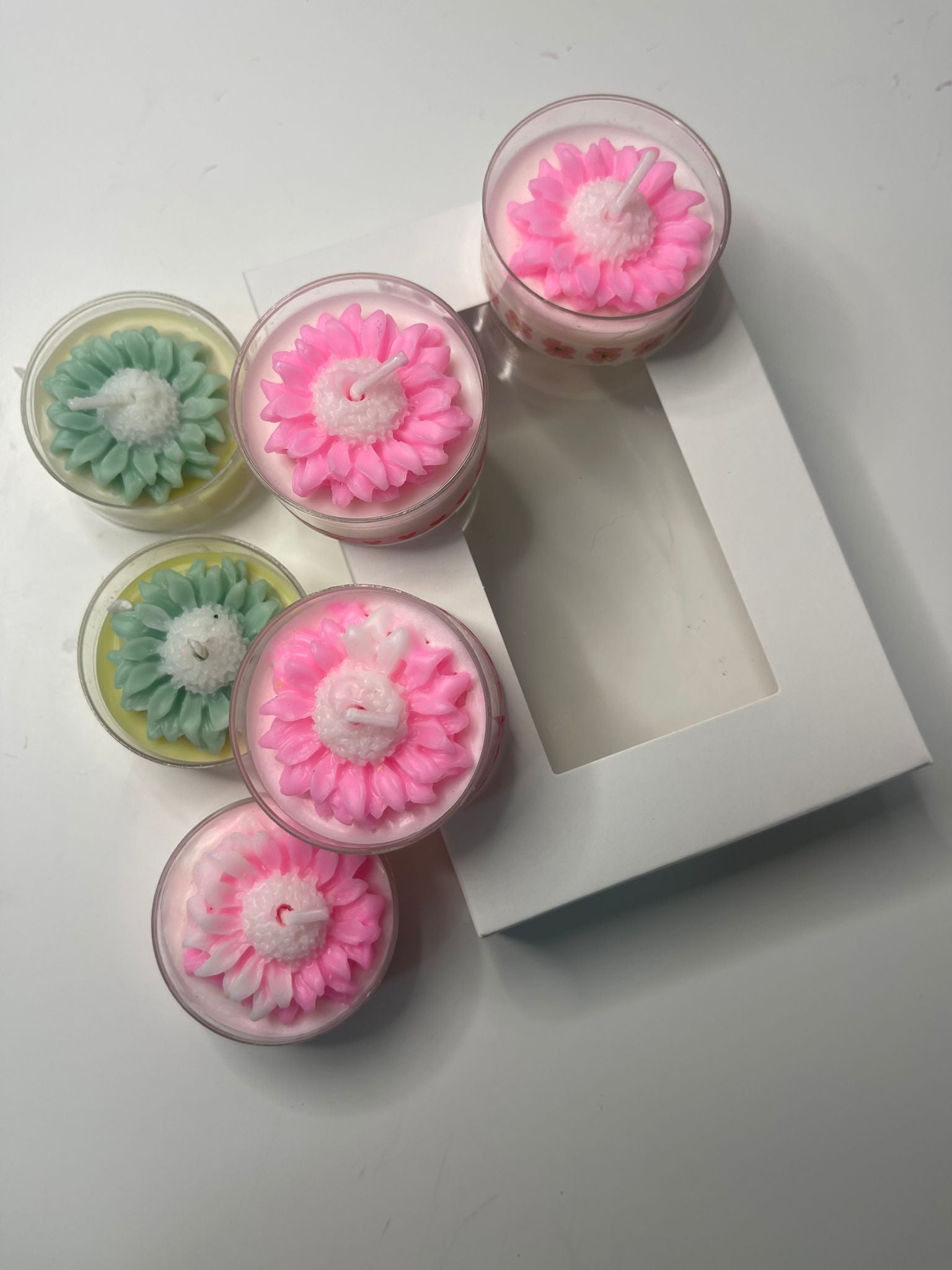 Daisy Bloom Tea Light Gift Set