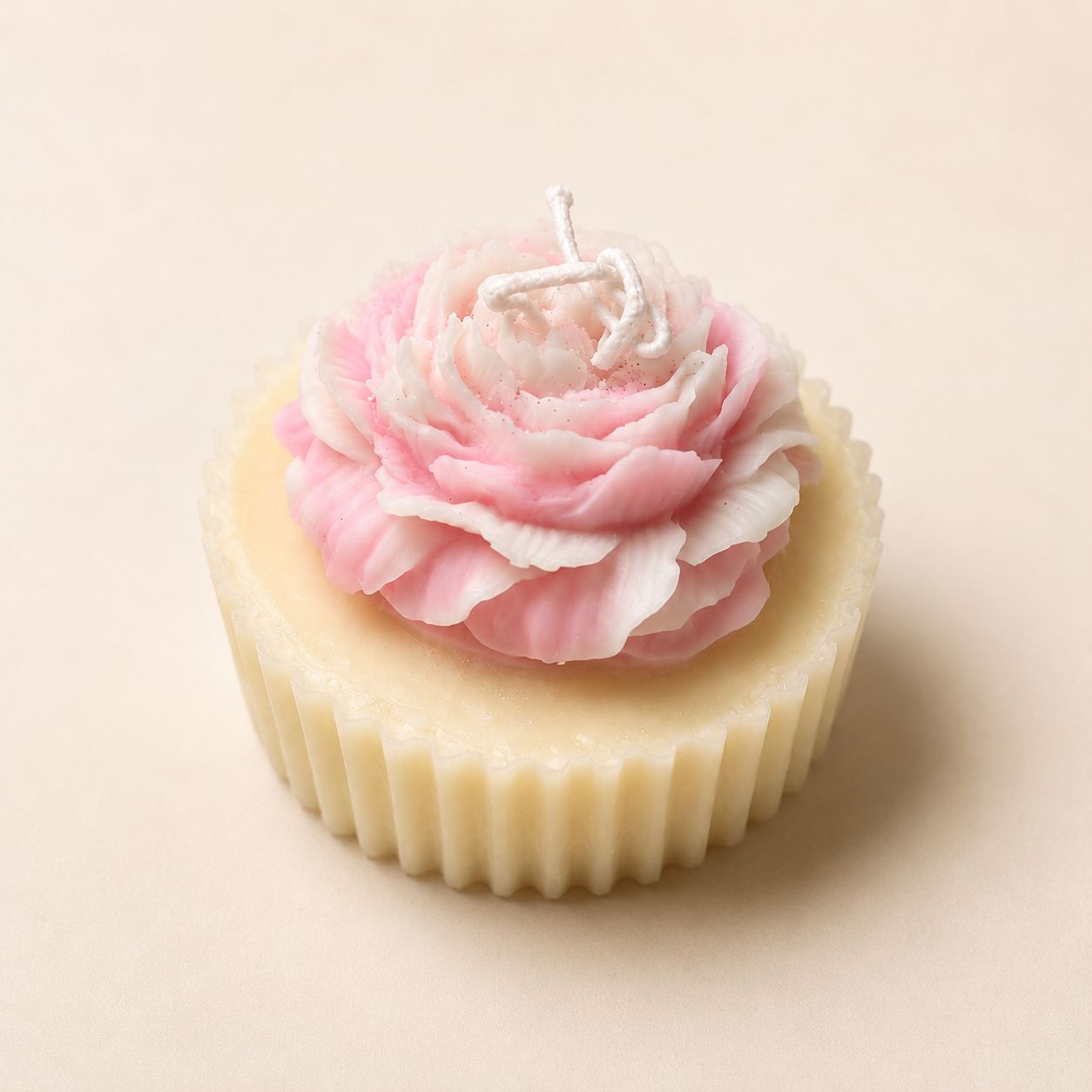 Rose bloom cupcake candle
